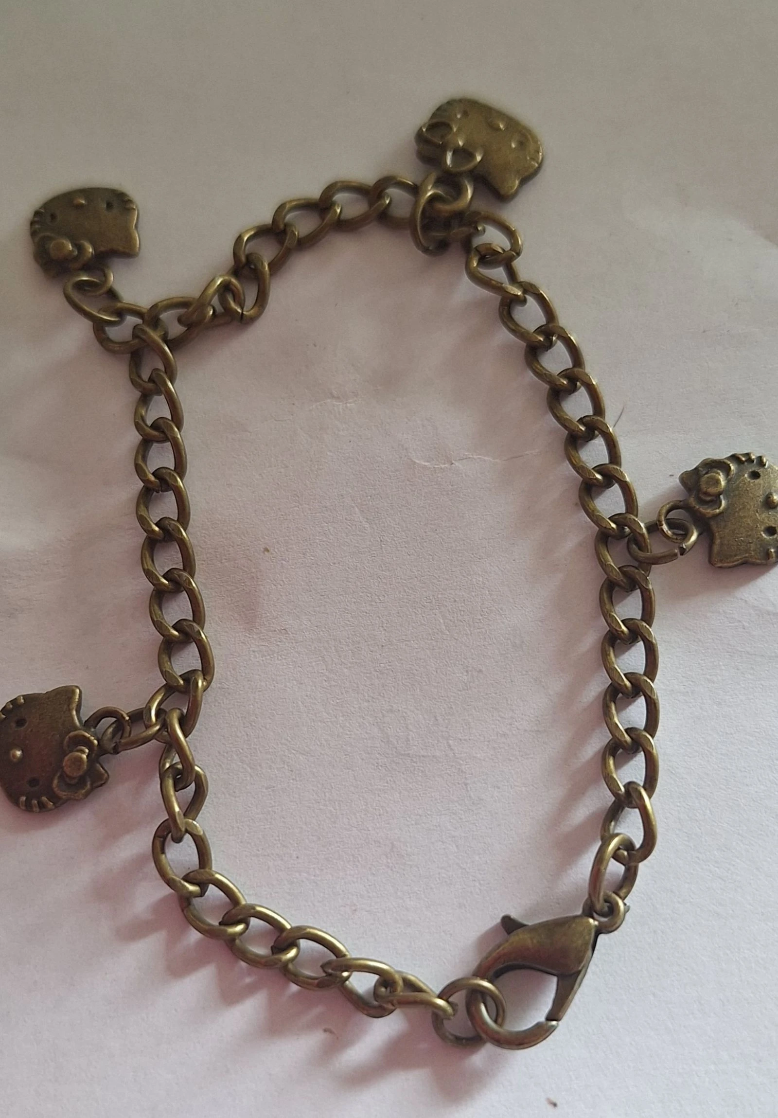 Bracelet cuivre hello kitty original. 
